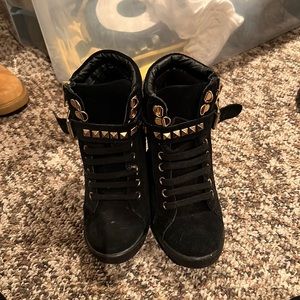 Steve madden wedged boots